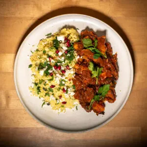 26 Maart: Marokkaanse rundertajine (v.a €8,50 per persoon)