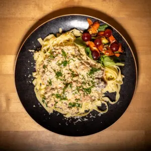 28 Januari: Jaime Oliver's Tagliatelle Chicken Stroganoff (v.a €8,50 per persoon)