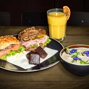 Broodjeslunch - middel! (€15,00 per persoon)